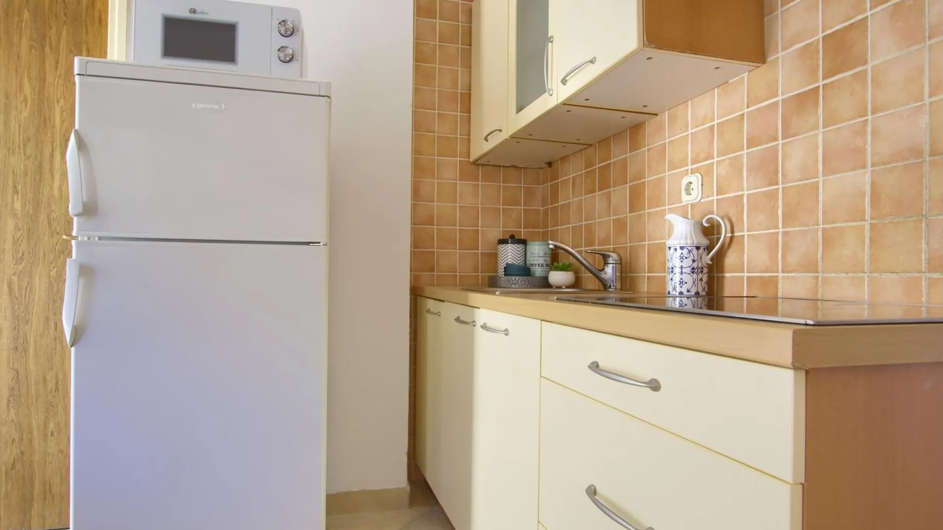 Apartmán Sunshine Place By The Beach Lukoran